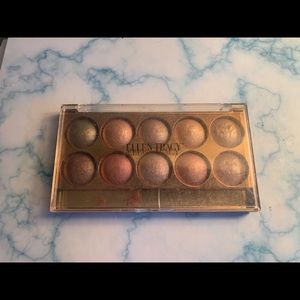 ELLEN TRACY Baked palette